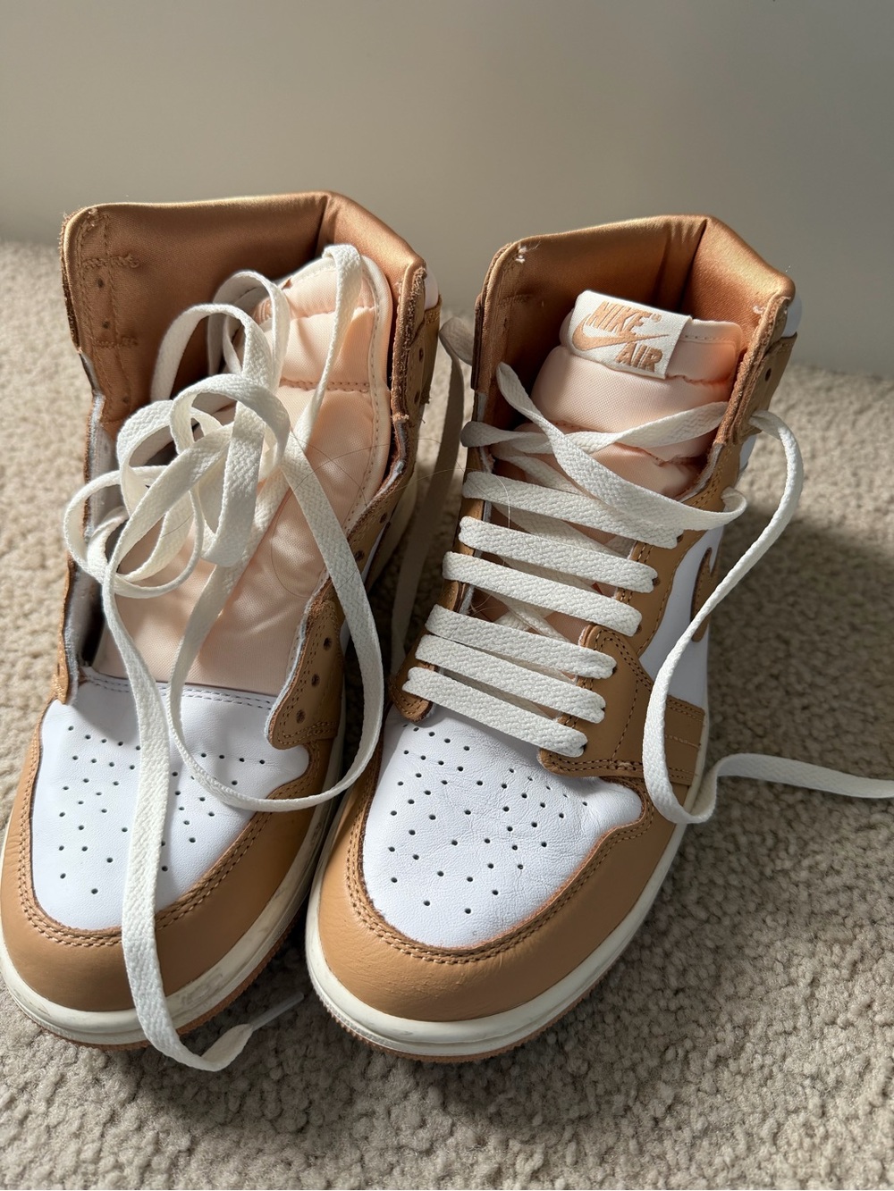 Unisex Air Jordan mid High-Top Sneakers in White and Tan
